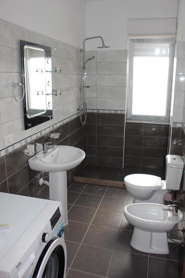 Comfy City Center Apartment Shkodër Exteriör bild